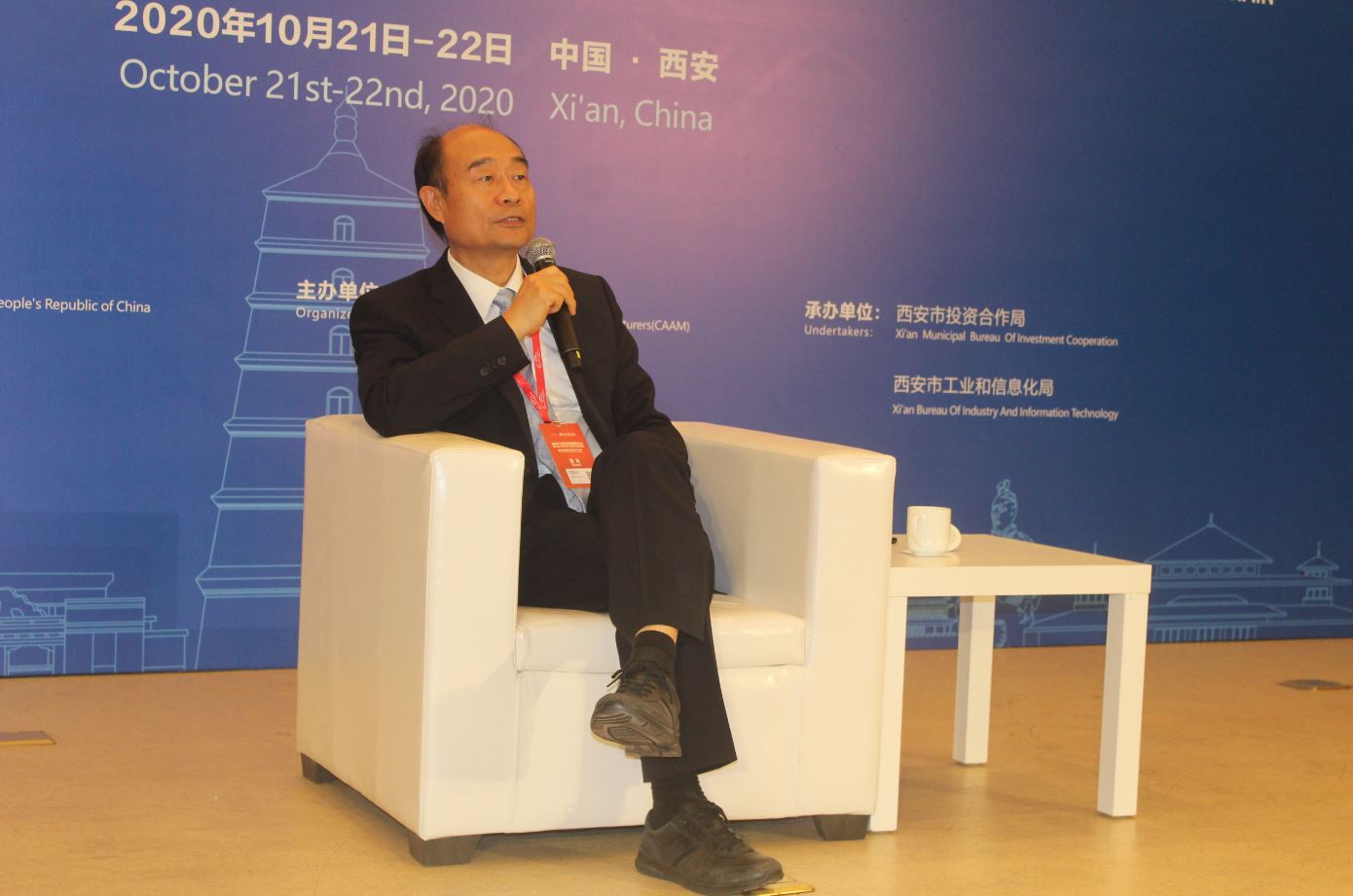 师建华：今年全年汽车产销量很有可能好于去年.jpg