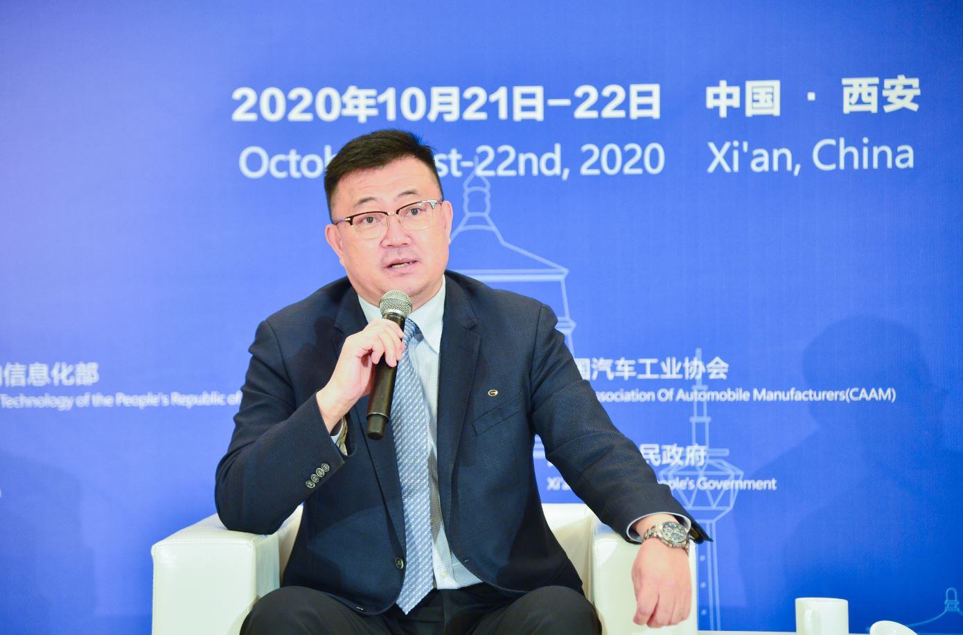 席忠民：中国汽车零部件的短板是电子电器元件.jpg